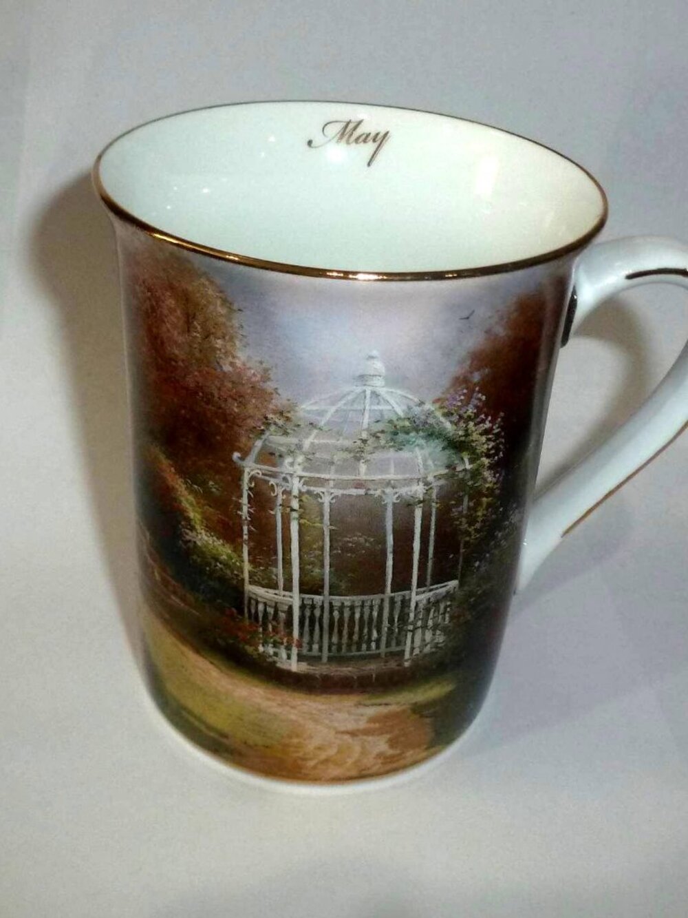 Thomas Kinkade's Joys of the Season Coffee / Mug Collection - May
